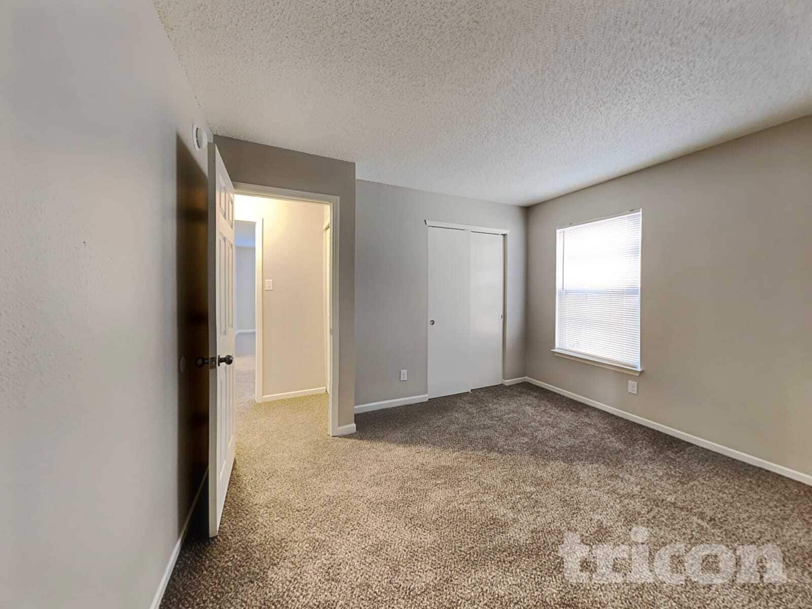Building Photo - 10428 Kensington Way