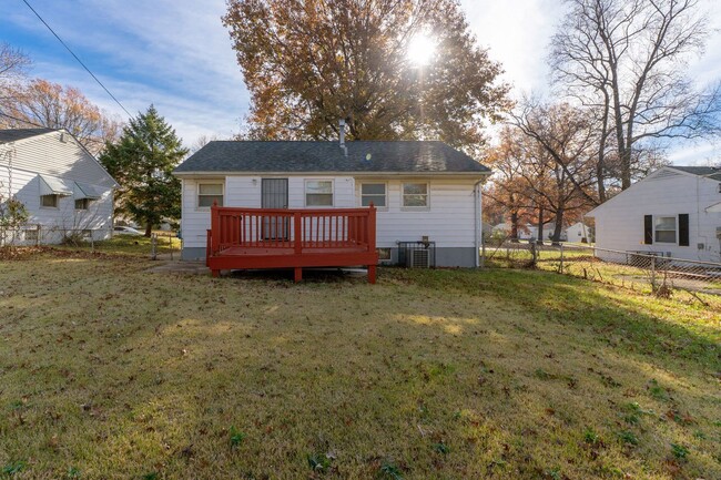 Building Photo - Section 8 Opportunity! 3 bedroom 1 bath | ...