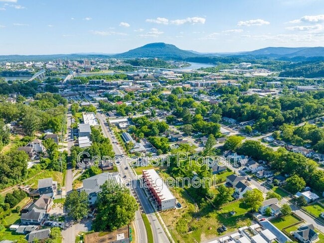 Building Photo - 733 N Market St