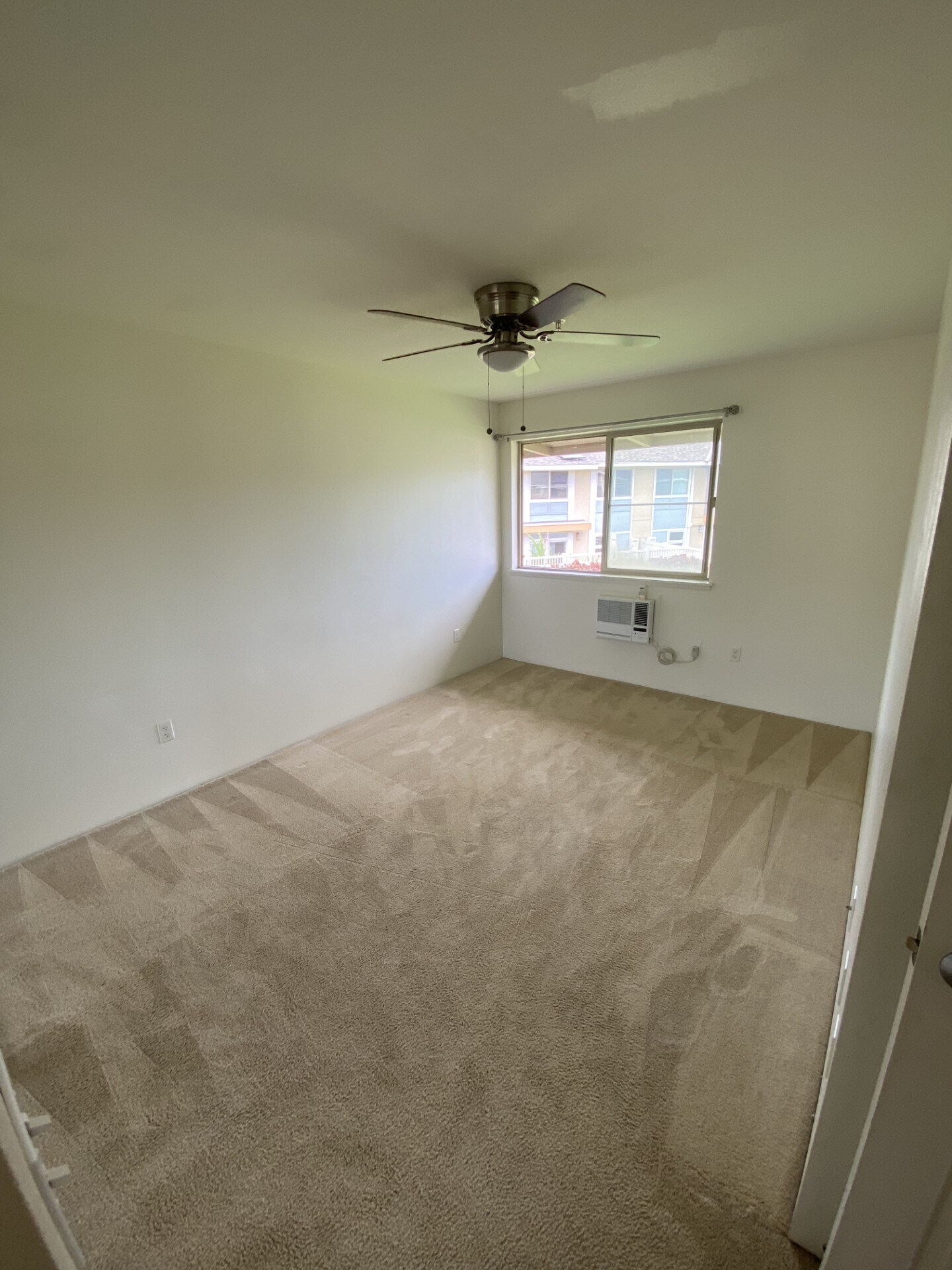 Building Photo - 50 Kihalani St