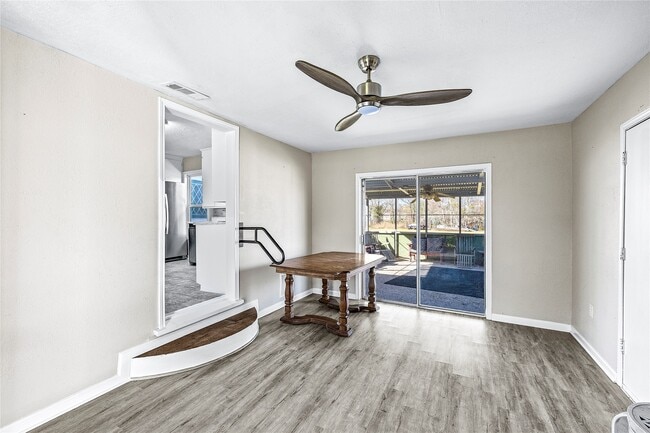 Building Photo - 1407 Bess Rd