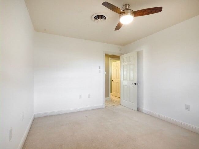 Building Photo - Roomy 5 Bedroom Home with Solar Panels