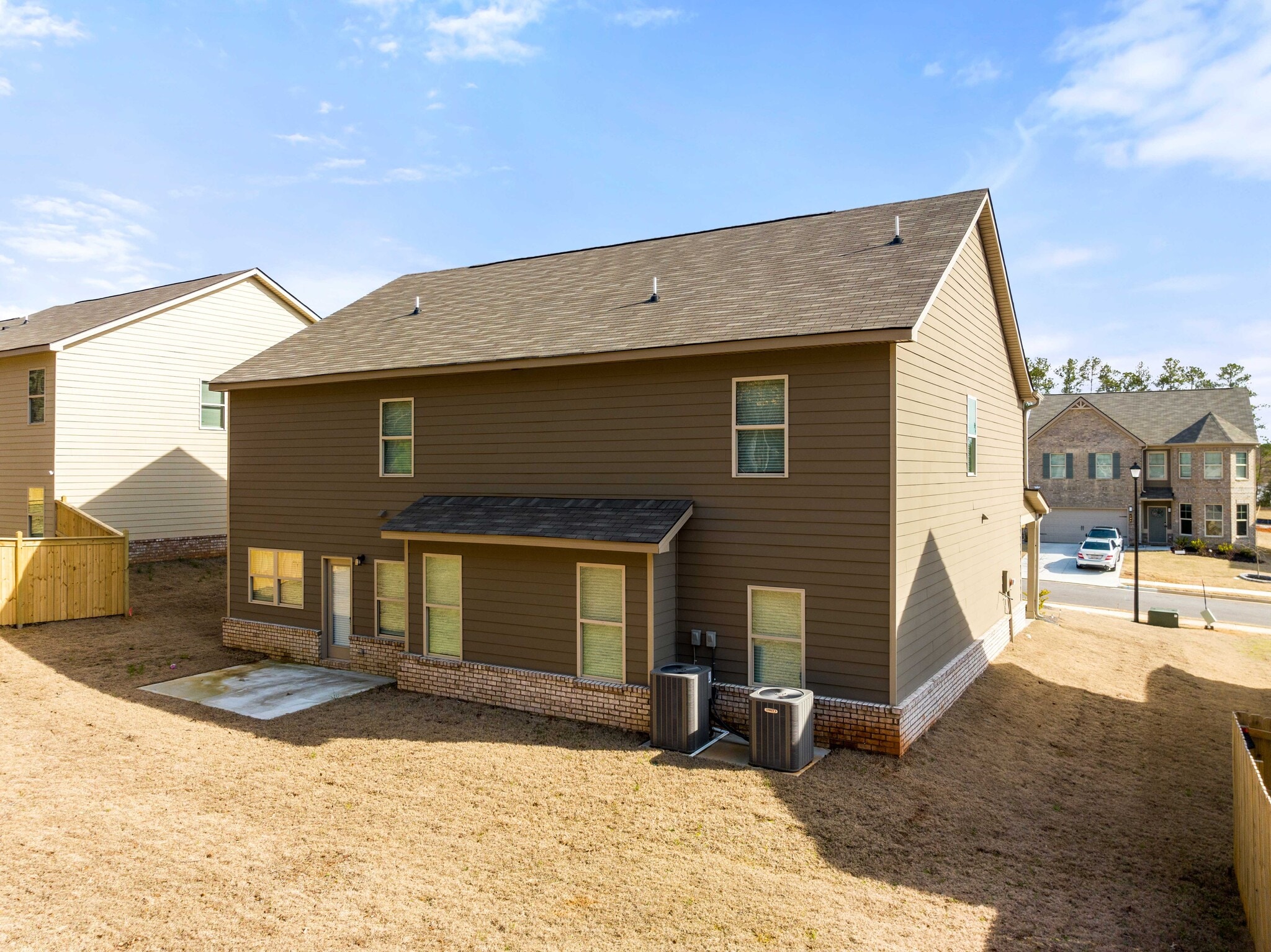 Building Photo - 755 Lakehaven Ln