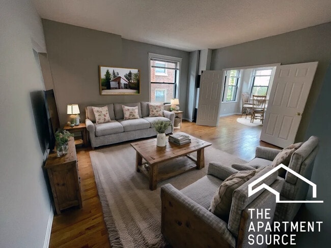 Building Photo - 4242 N Sheridan Rd