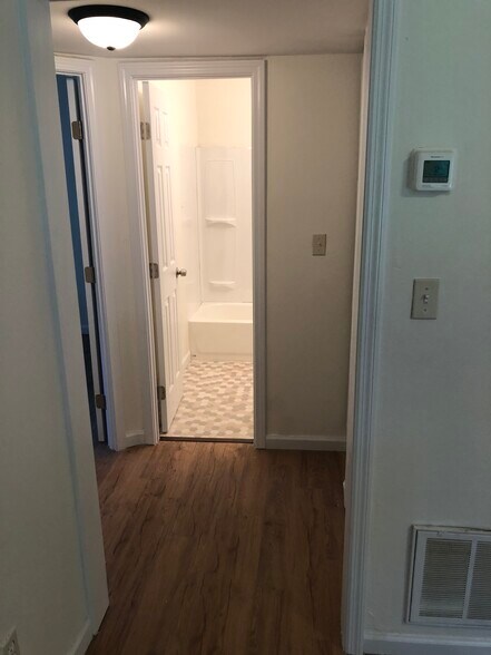 Hall to bathroom - 9215 ARISTIDES DR