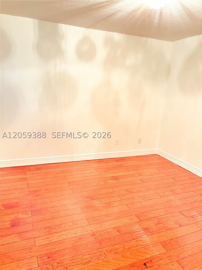 Building Photo - 1581 SW 106th Ave