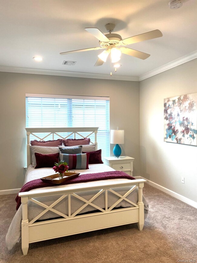 Building Photo - 495 Middle Country Rd