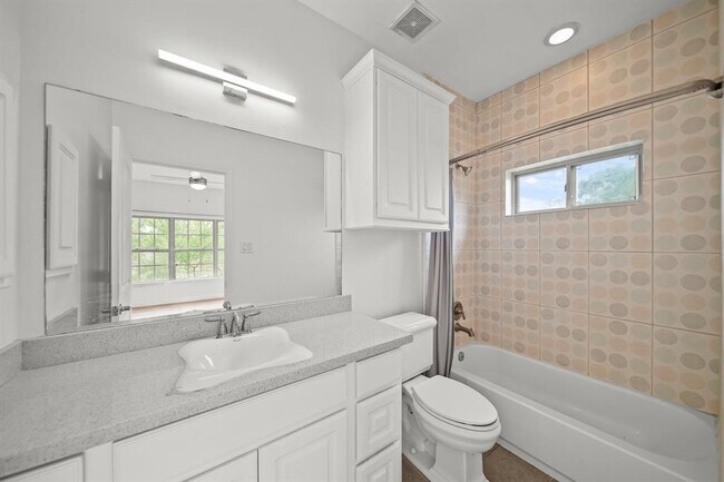 Building Photo - 9714 Braesmont Dr