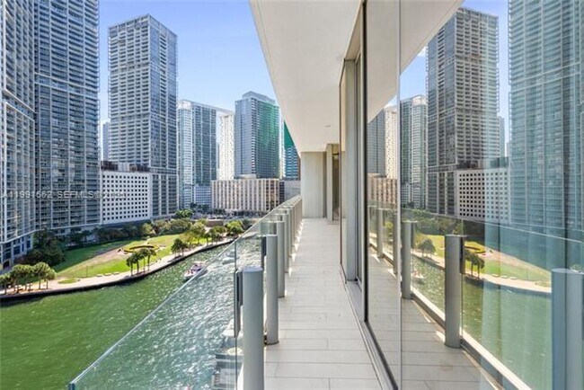 Building Photo - 300 Biscayne Blvd Way
