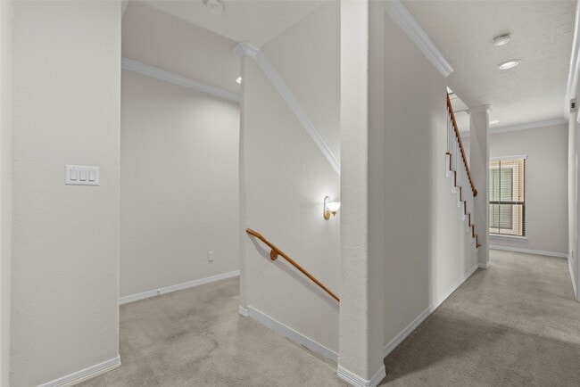 Building Photo - 2919 Royal Oaks Grove