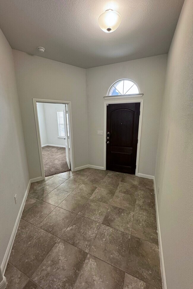 Building Photo - 1608 Bandolier Dr