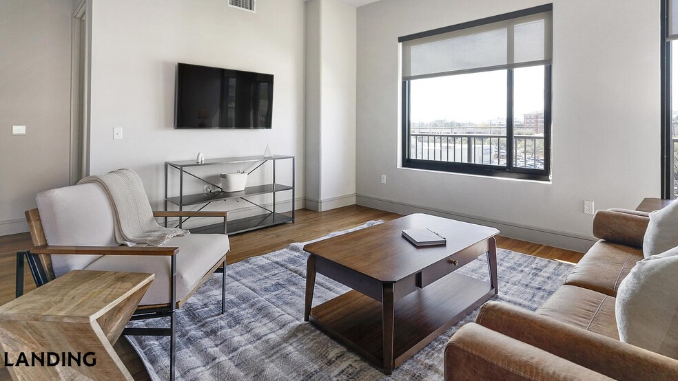 Building Photo - 1414 Wood Hollow Dr