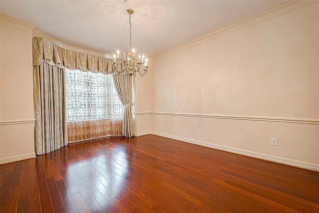 Building Photo - 1914 Rosebay Ct
