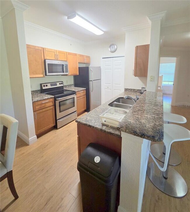 Building Photo - 5463 Vineland Rd