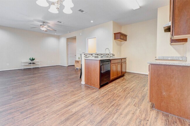 Building Photo - 8605 Beviamo St