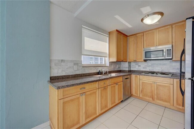 Building Photo - 345 N Fort Lauderdale Beach Blvd