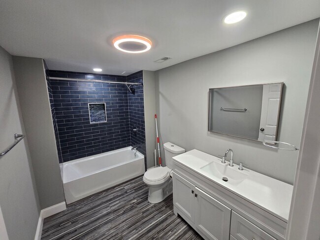 Building Photo - Downtown Greensboro Stunner – Fully Renovated!