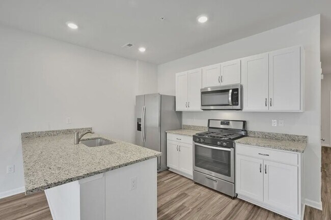 Building Photo - 130 Maple Run Dr