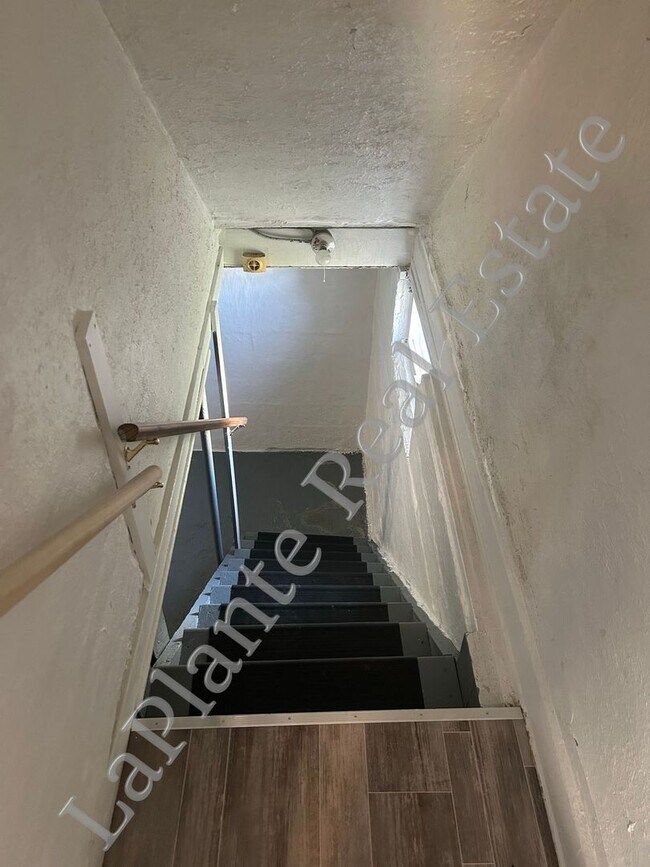 Building Photo - Cozy 3-Bedroom Home Ready for Move-In
