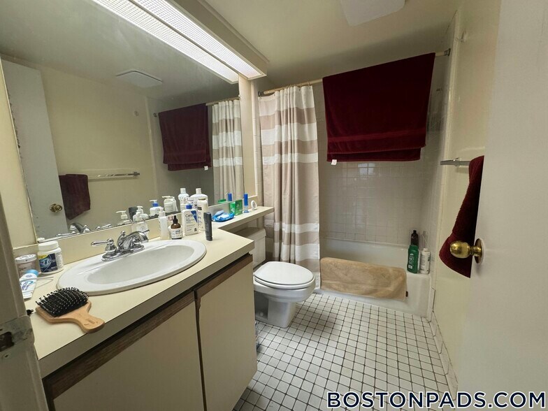 Building Photo - 85 Brainerd Rd