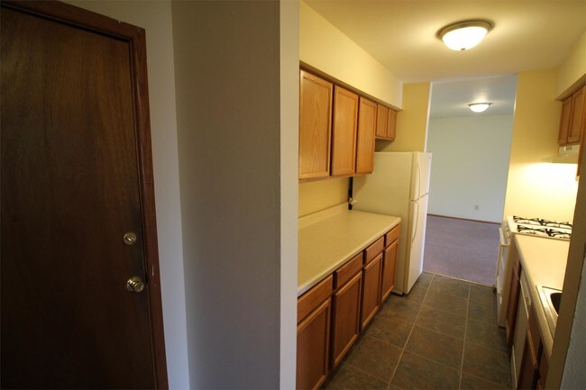 Building Photo - 304 N Tratt St