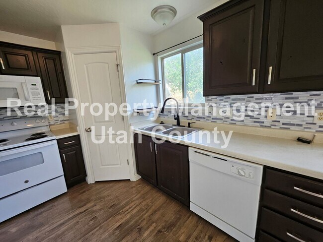 Building Photo - Spanish Fork House