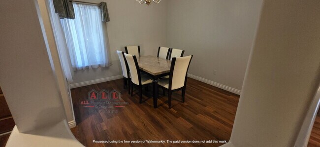Building Photo - 3 Bed | 2 Bath Home with Office, Sunroom, Outdoor Kitchen & Backyard Oasis