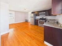 Building Photo - 1015 Hyde Park Ave