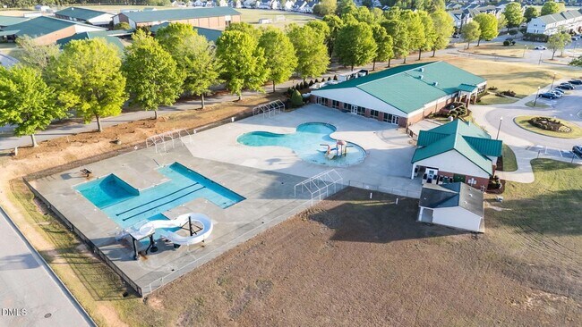 Building Photo - 225 Woodson Dr