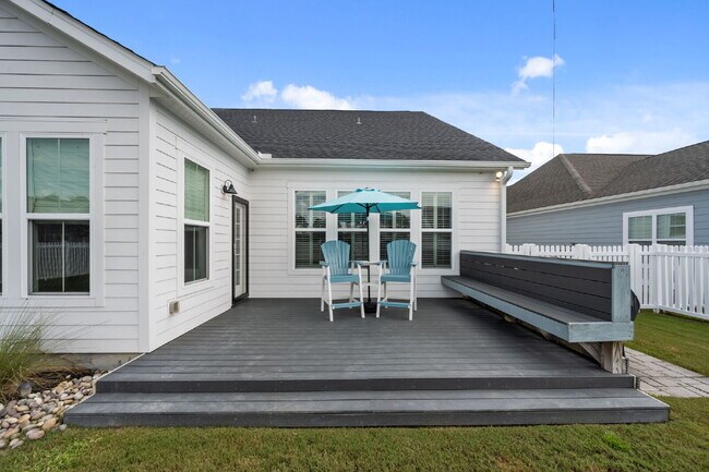 Building Photo - "Coastal Comfort Awaits: Spacious 3-Bed, 3-Bath Home in Holly Ridge!"