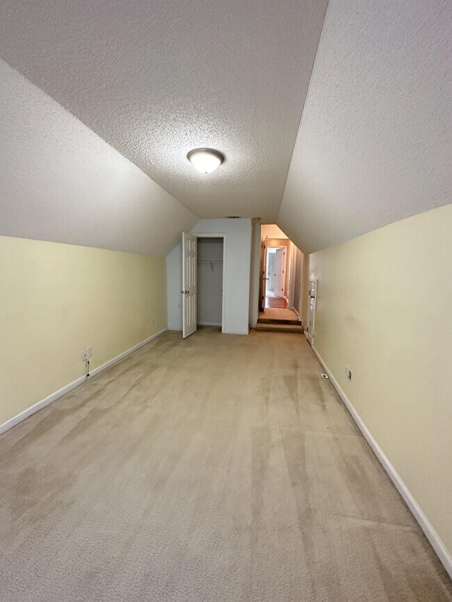 Building Photo - 160 Mills Run Dr