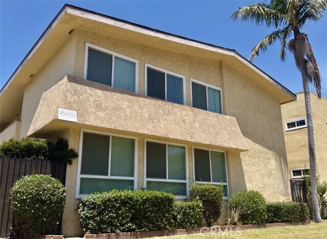 Primary Photo - 10949 Pioneer Blvd