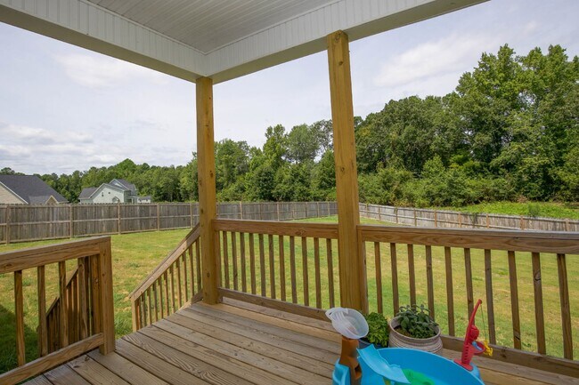 Building Photo - Gorgeous 4 bedroom home in Vass