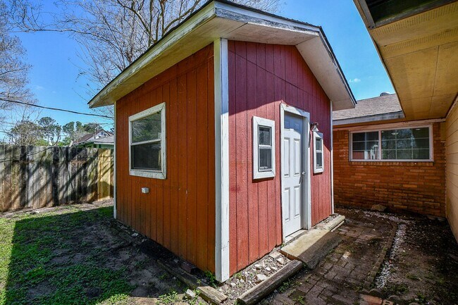 Building Photo - 515 Westside Ct