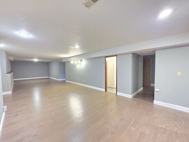 Building Photo - $3,250- 5 Bed / 3 Bath Beautiful Home in Upper South Hill