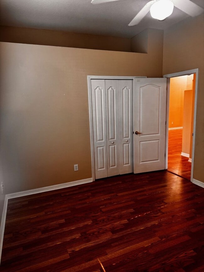 Building Photo - AVAILABLE NOW