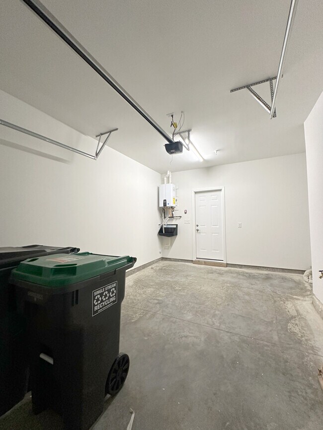 Building Photo - 5006 Distillers Ln