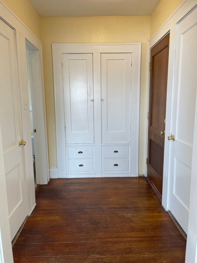 Building Photo - 1469 N Williams St