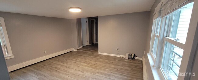 Building Photo - 472 Buckelew Ave