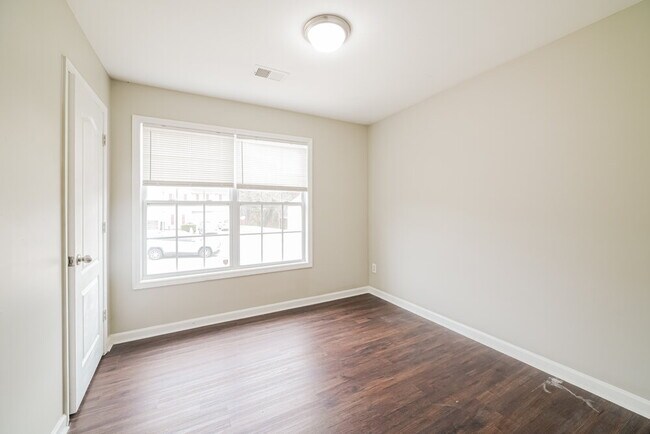 Building Photo - 4809 Camelot Dr