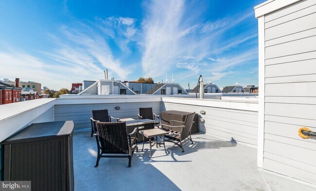 Building Photo - 1500 N Hancock St