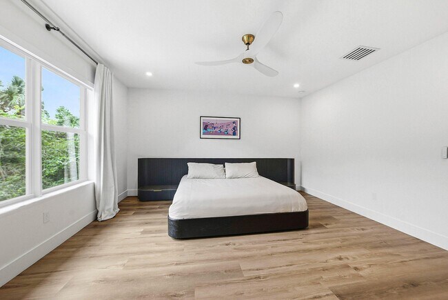 Building Photo - 4310 Buttonwood Dr