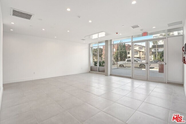 Building Photo - 222 N Alvarado St