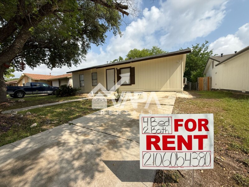 Building Photo - 4847 Featherock Dr