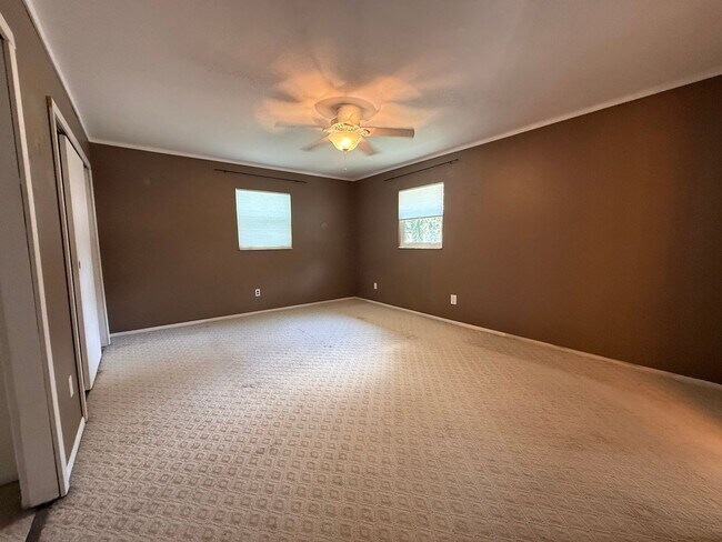 Building Photo - Beautiful Port Orange 4 Bed 2.5 Bath Serene Home Available IMMEDIATELY!