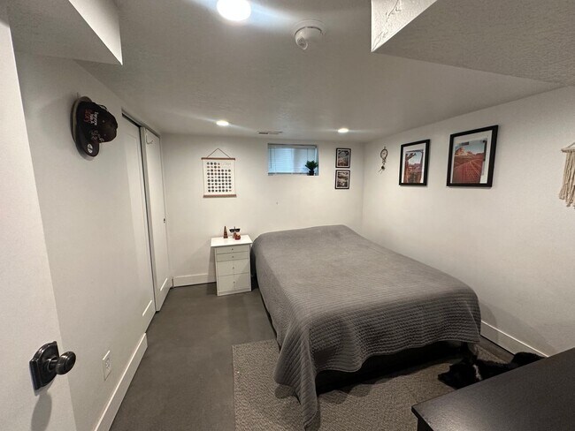 Building Photo - GORGEOUS Salt Lake Home!!!