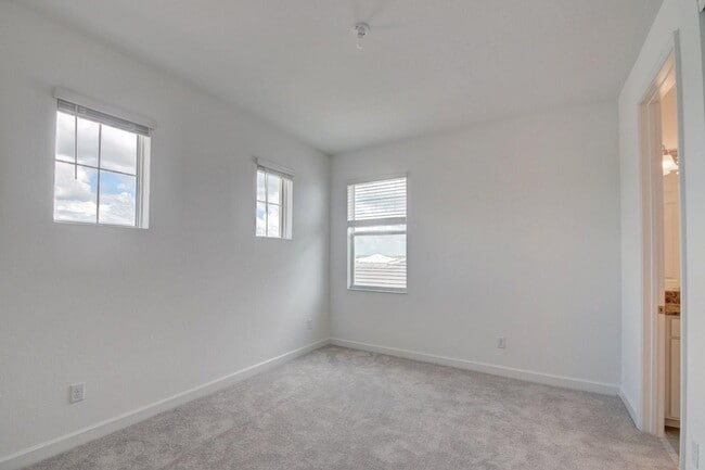 Building Photo - 1048 Sterling Pine Pl