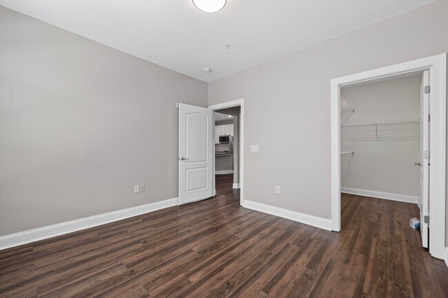 Building Photo - 840 United Ave SE