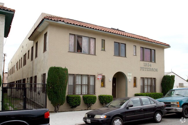 Building Photo - 1324 Peterson Ave