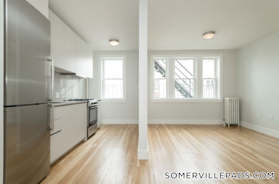 Building Photo - 136 Highland Ave